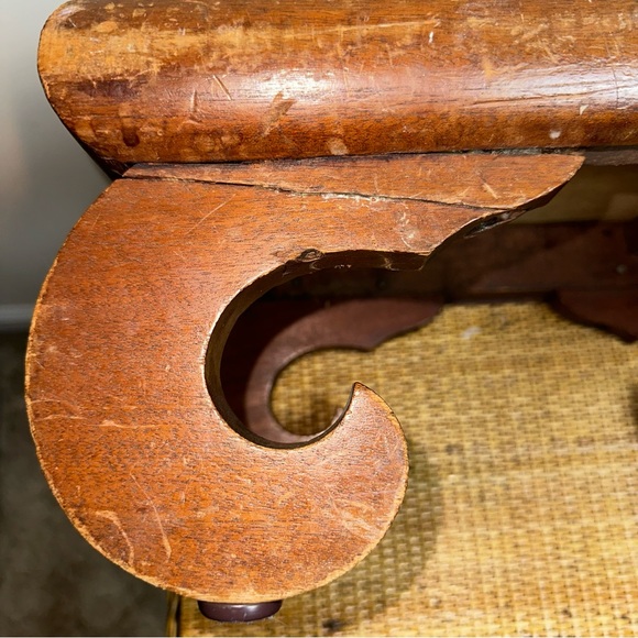 Vintage Handcrafted Needlepoint Floral Footstool Wood Victorian Grandma Green - Picture 7 of 16